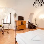 兹拉季安德尔酒店 酒店 Český Krumlov