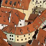兹拉季安德尔酒店 4* Český Krumlov