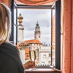 兹拉季安德尔酒店 4* Český Krumlov