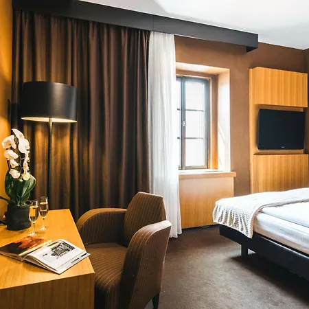 Zlaty Andel Hotell